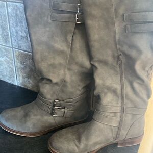 Women’s grey boots. Knee high.